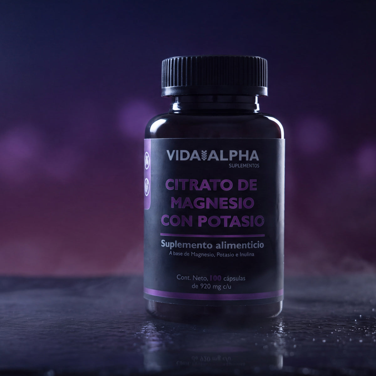 Frasco de Citrato de Magnesio con Potasio de Vida Alpha sobre pizarra mojada